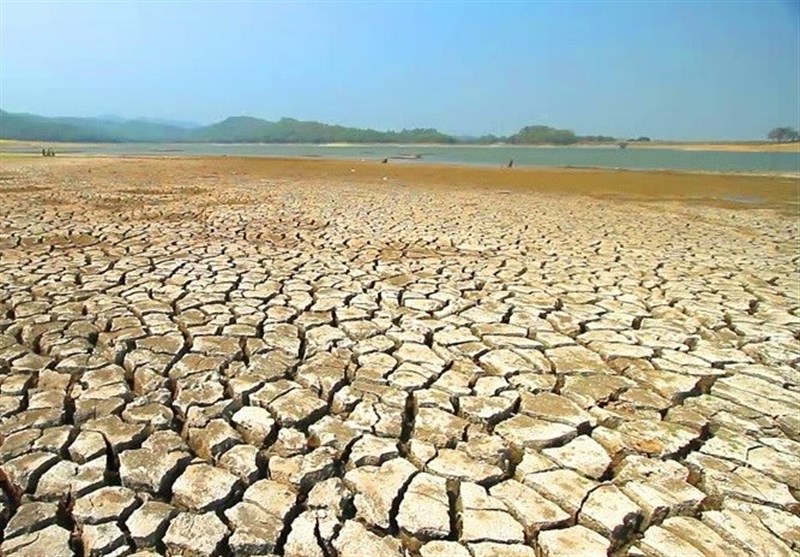 وضعیت آب های تجدید پذیر کشور به خط قرمز رسیده است